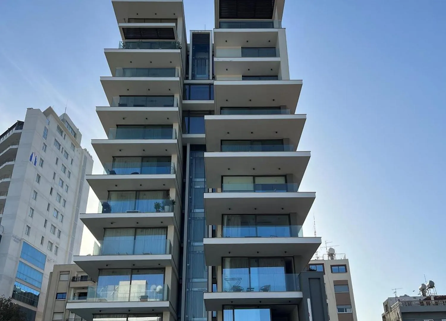 Luxury Seaview Palm Beach Apartment 라르나카