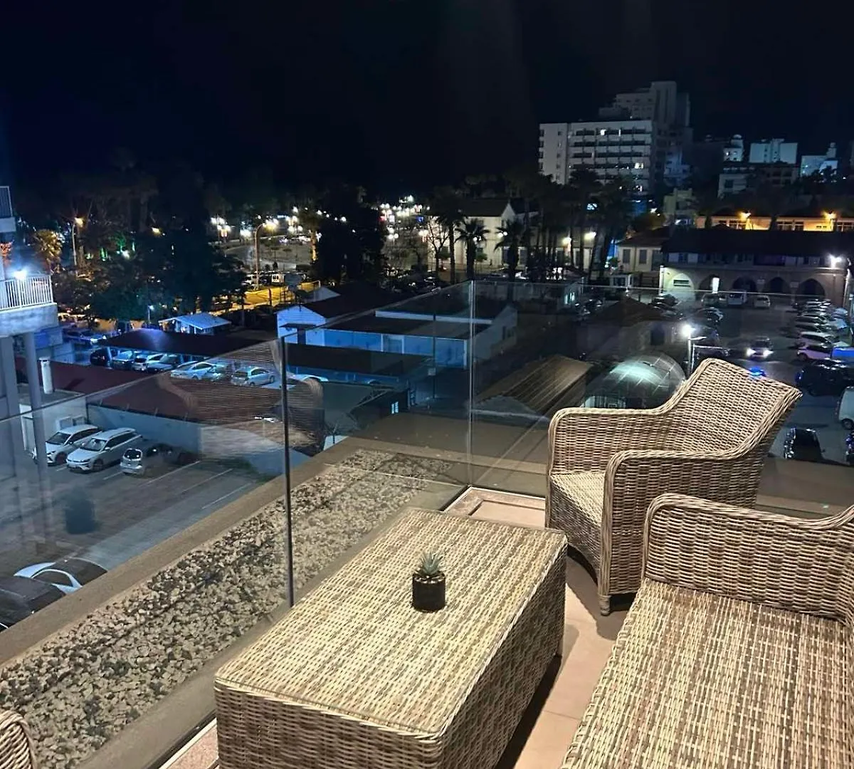 Luxury Seaview Palm Beach Apartment 라르나카 0*,